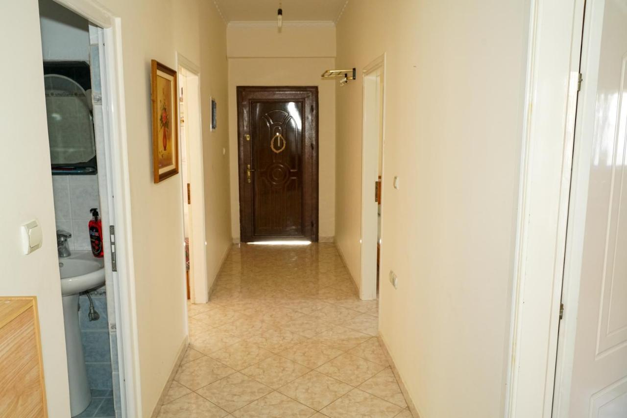 Connie'S Apartments Sarande Bagian luar foto